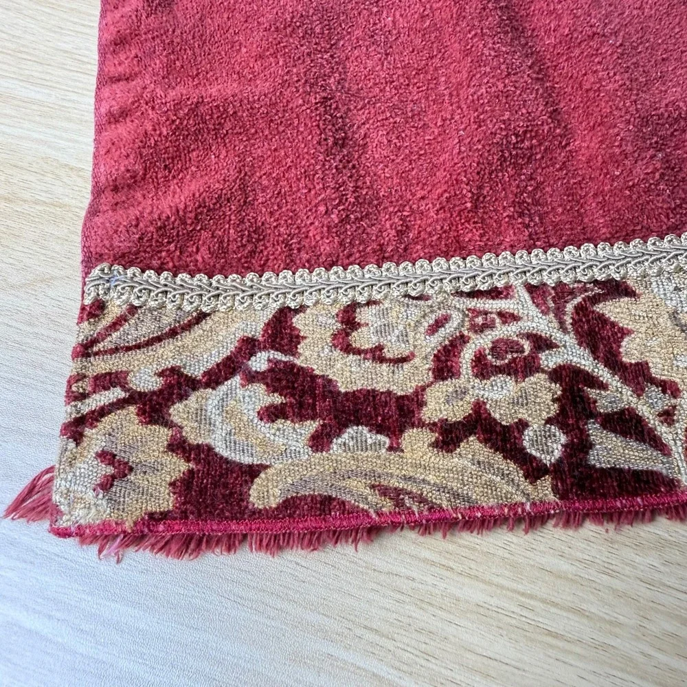 2 Avanti Burgundy Gold Hand‎ Towels Floral Embroidery Elegant Regencycore Ornate